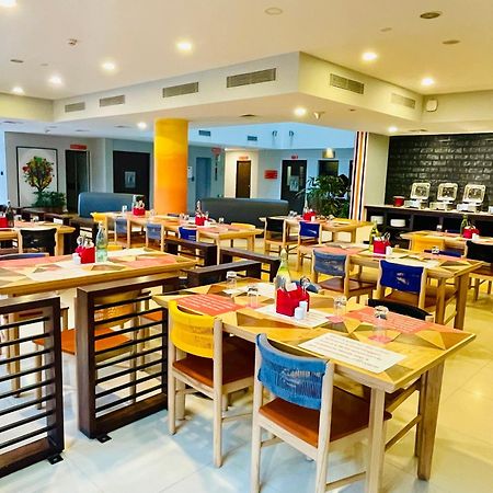 金吉尔特力凡德鲁姆酒店 Kazhakuttam 外观 照片